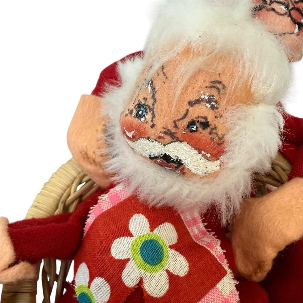 ANNALEE Santa And Mrs. Claus Wicker Chair Christmas Decor Folkart Shabby Chic - Picture 2 of 8